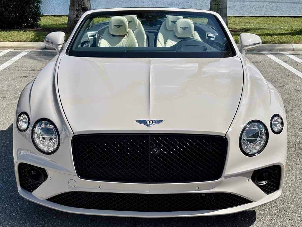 2024 Bentley Continental GT V8 photo 3