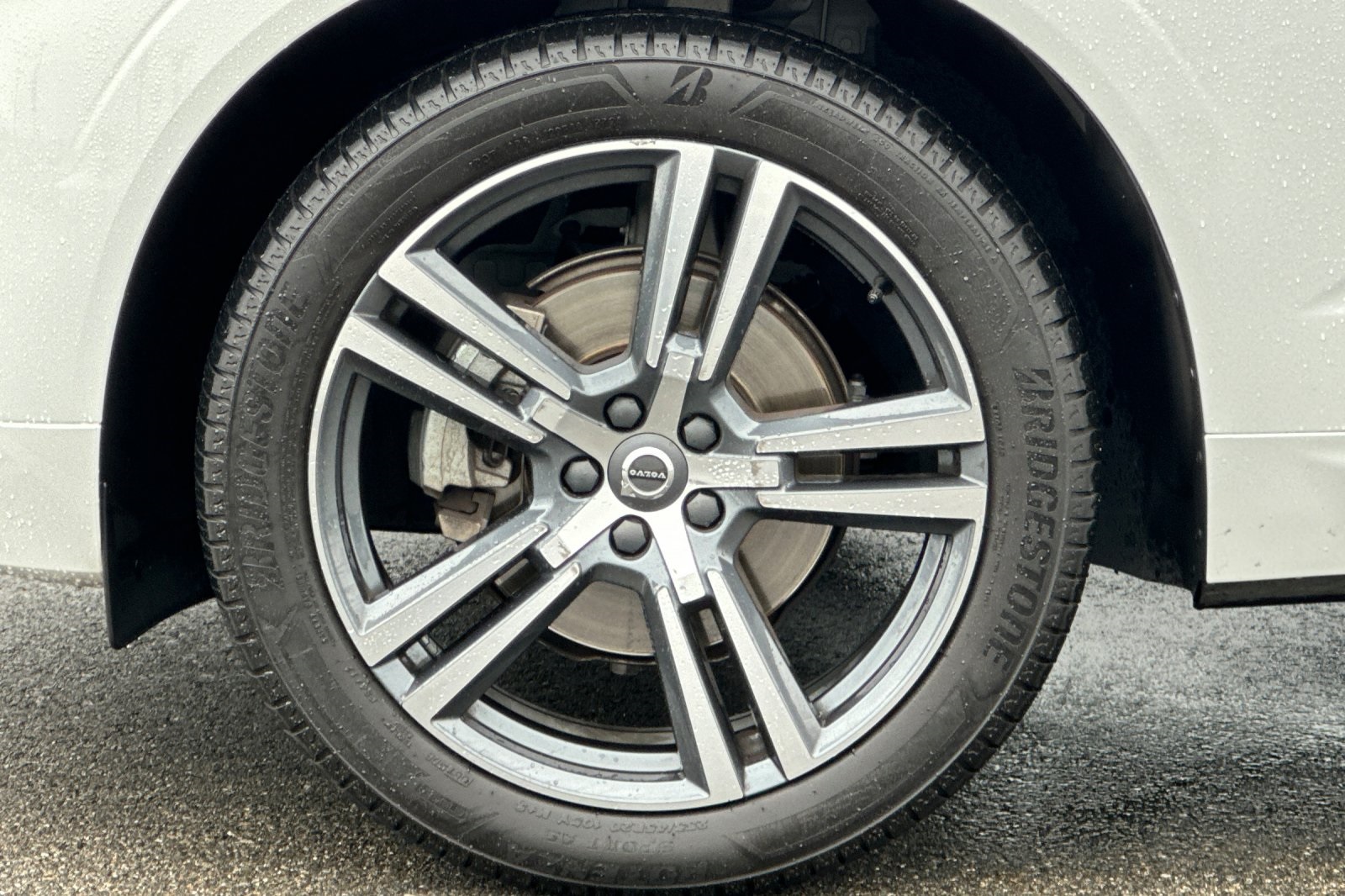2021 Volvo XC60 T5 Momentum photo 31