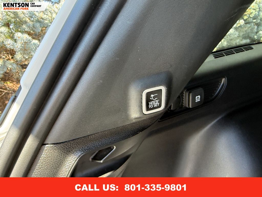 2023 Jeep Grand Cherokee Laredo Altitude photo 33