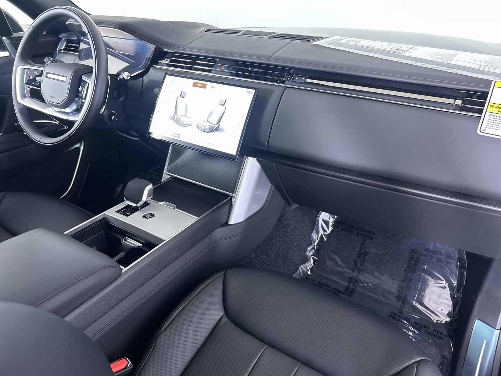 2025 Land Rover Range Rover SE photo 32