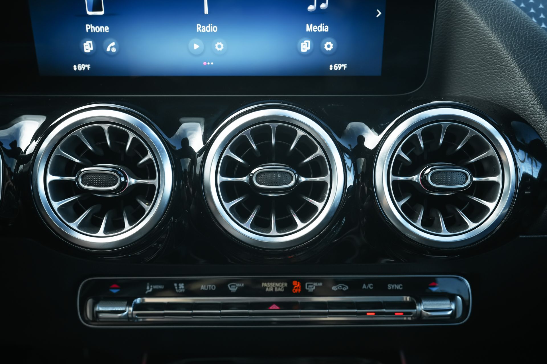 2025 Mercedes Benz GLA 250 4MATIC photo 30