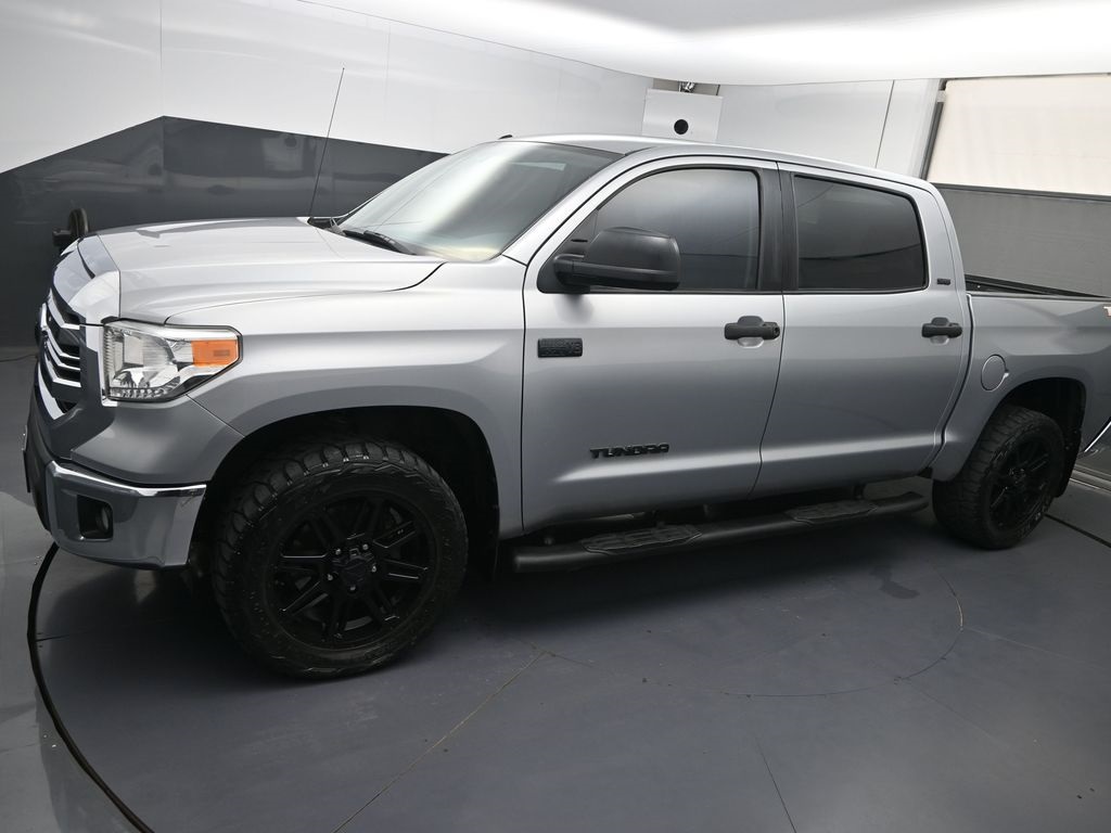 2017 Toyota Tundra SR5 photo 14