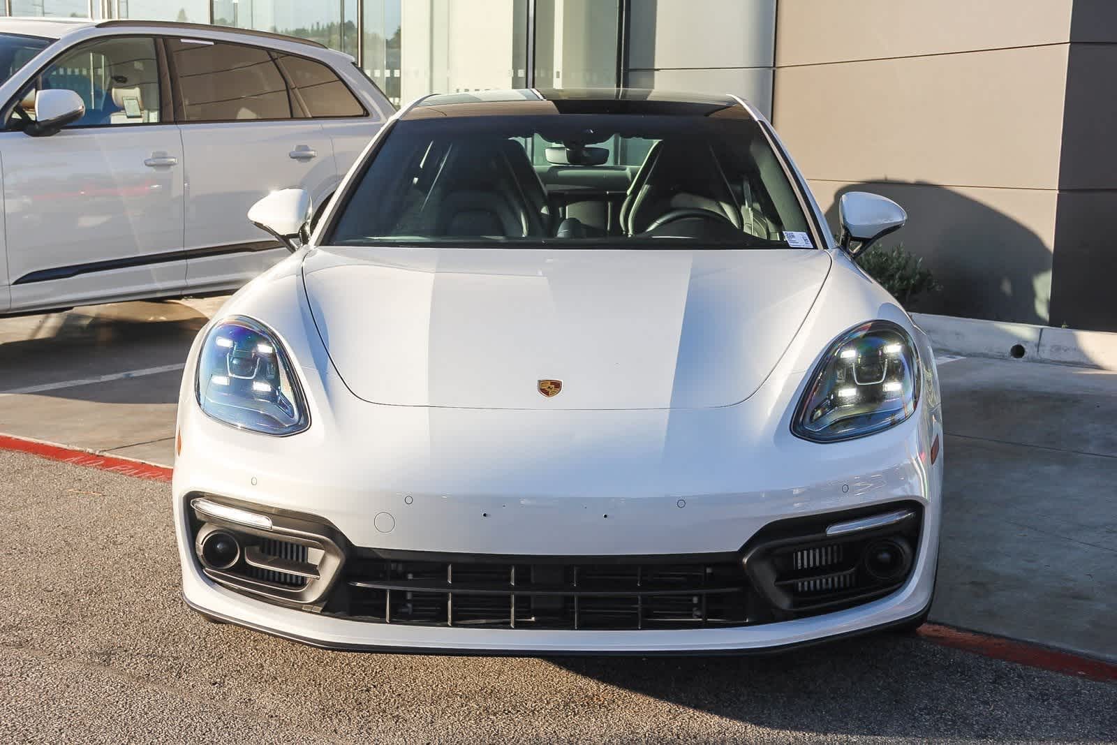 2023 Porsche Panamera Platinum photo 2