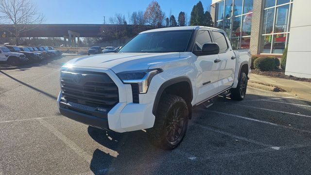 2024 Toyota Tundra SR5's photo