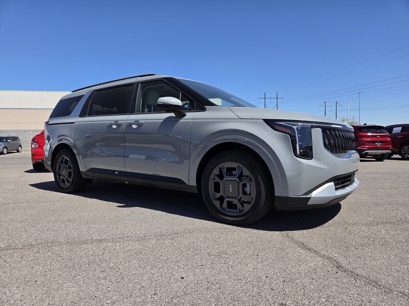 2026 Kia Carnival EX photo 2