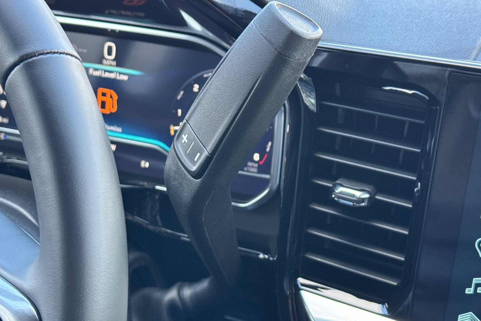 2025 Chevrolet Silverado 1500 LT photo 20