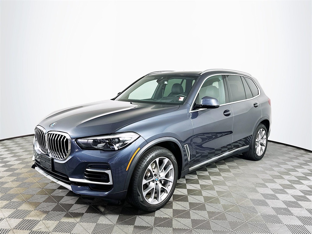 Used 2022 Gray Metallic BMW xDrive40i image 1