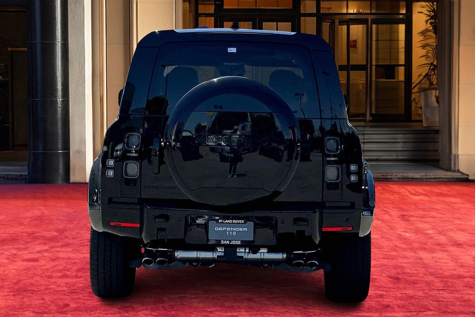 2025 Land Rover Defender 110 V8 photo 3