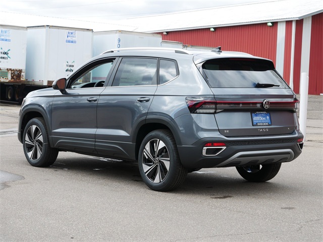 2025 Volkswagen Taos SE photo 2