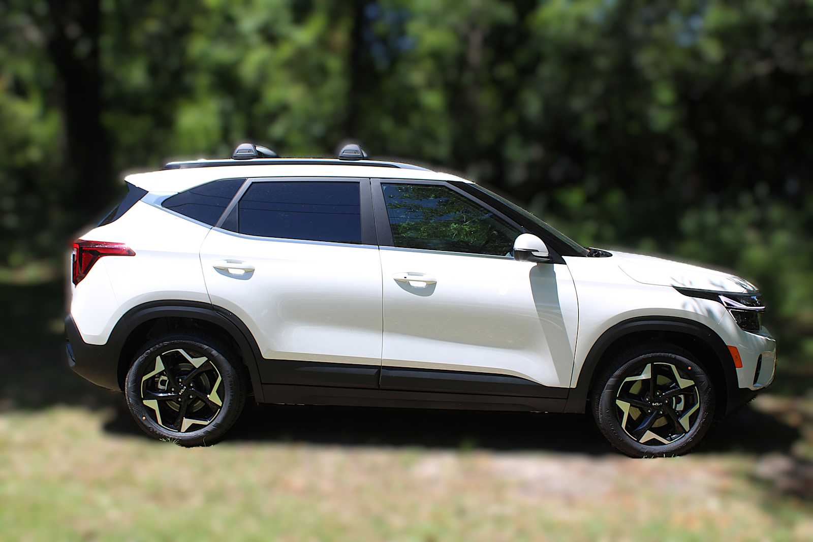 2025 Kia Seltos EX photo 3