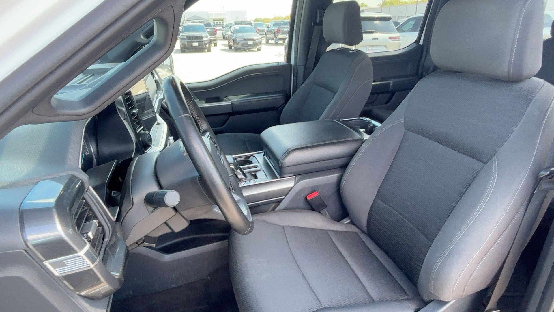 2023 Ford F-150 XLT photo 16