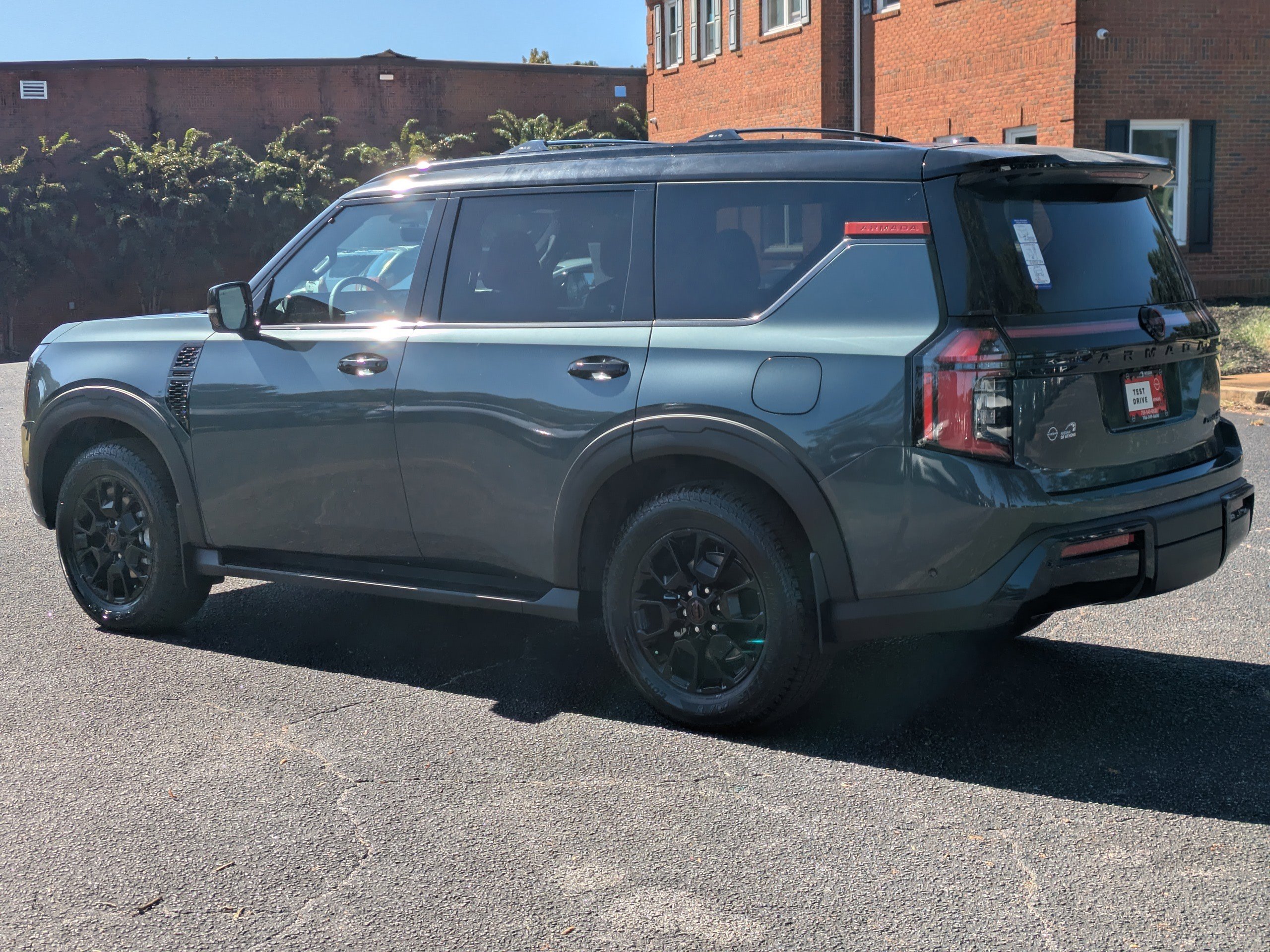 2026 Nissan Armada photo 3