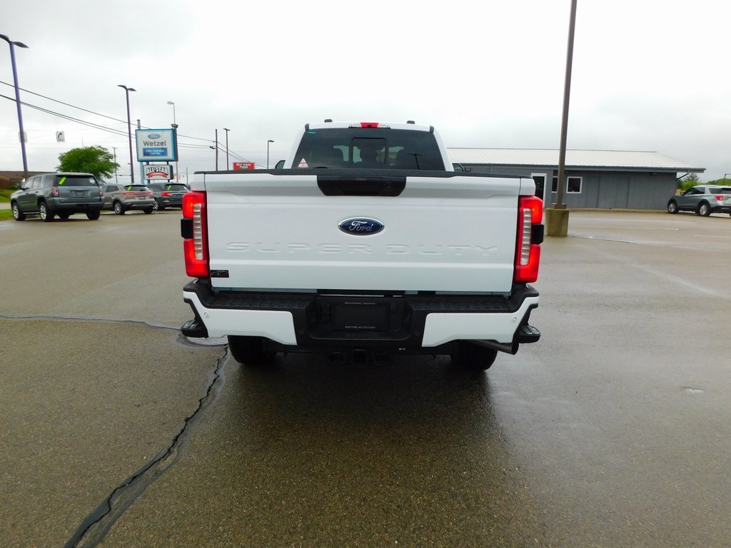 2025 Ford F-350 photo 4