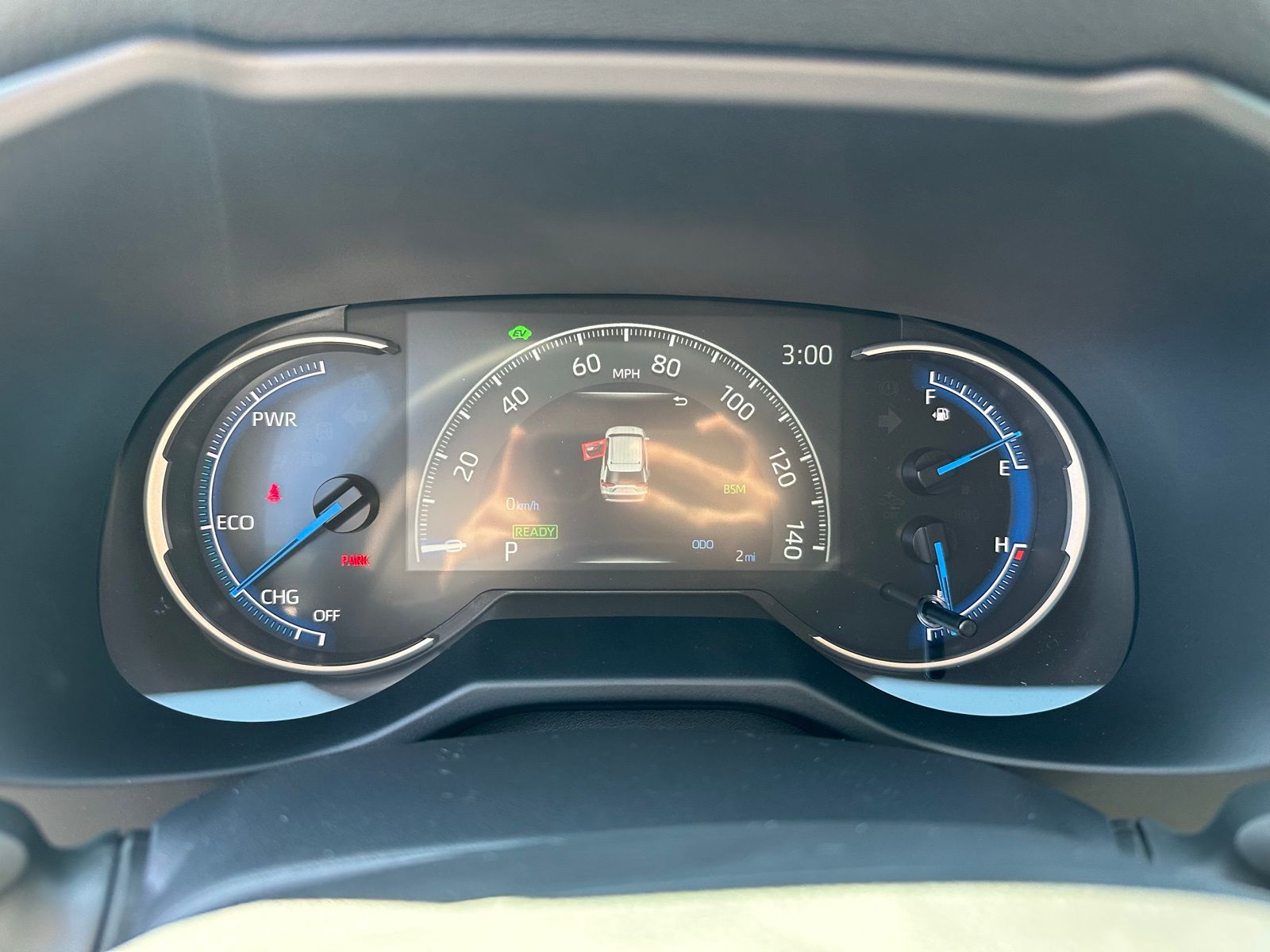 2025 Toyota RAV4 Hybrid XLE photo 13