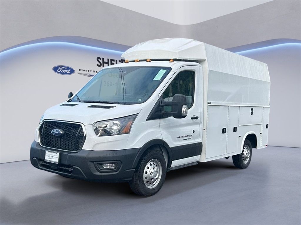 2024 Ford Transit Cutaway Base's photo
