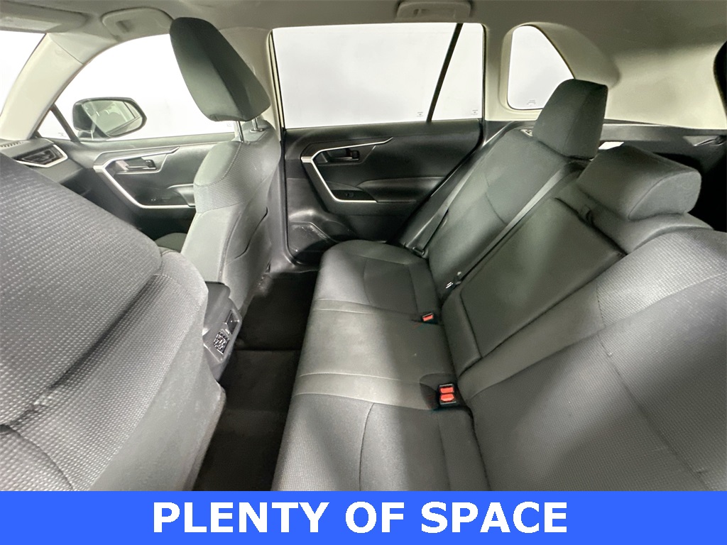 2024 Toyota RAV4 LE photo 3