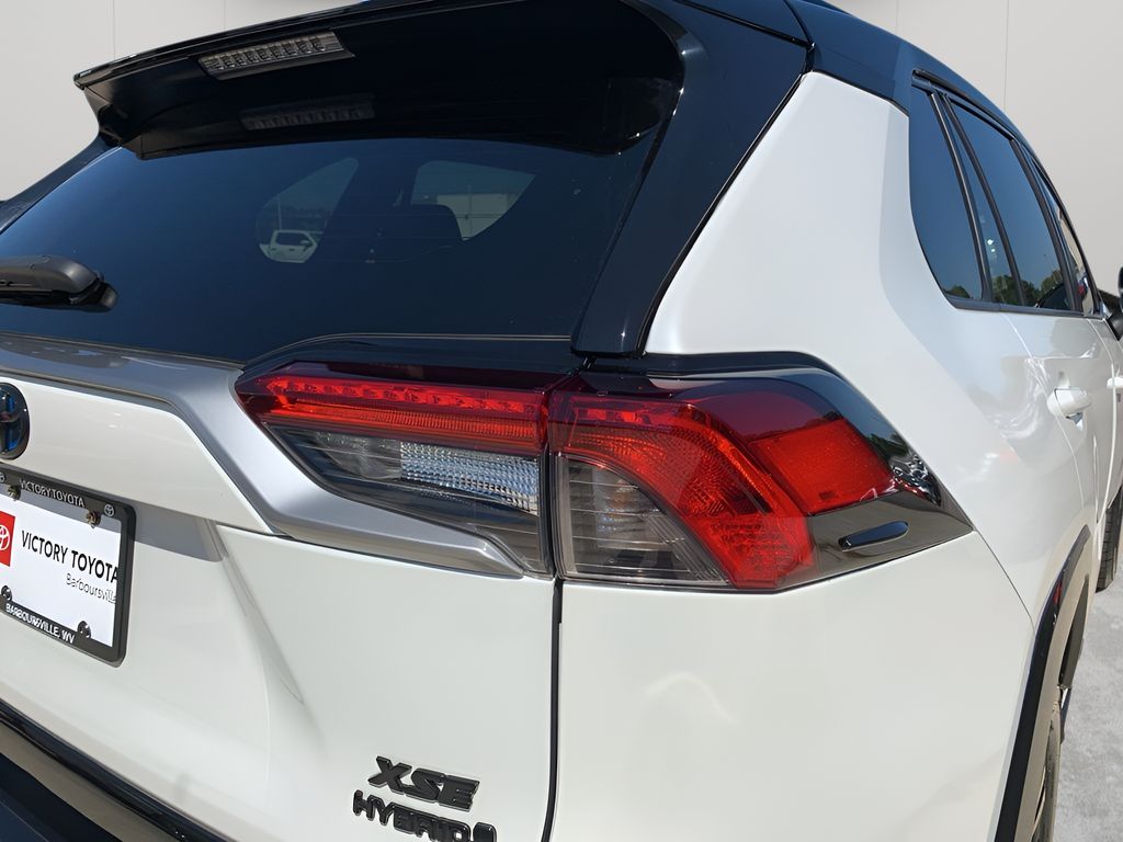 2022 Toyota RAV4 Hybrid XSE photo 26