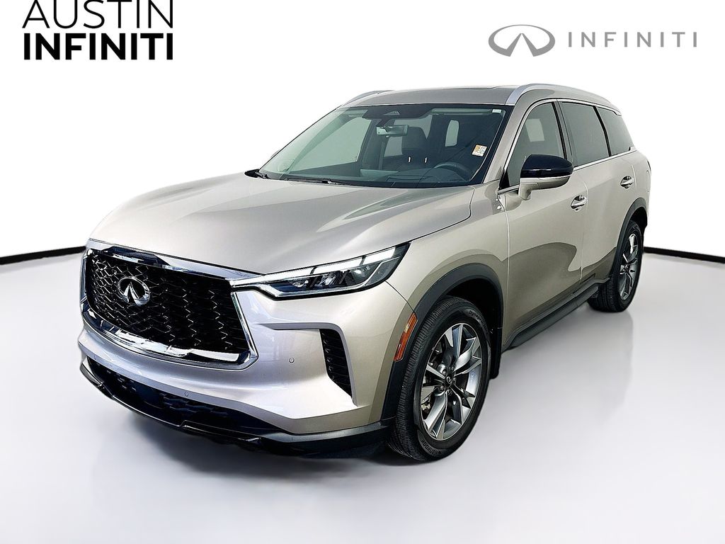 2023 Infiniti QX60 Luxe photo 3