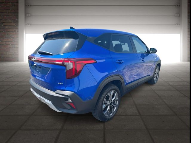 2024 Kia Seltos LX photo 3