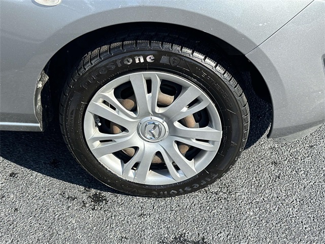 2012 Mazda Mazda2 Sport photo 11