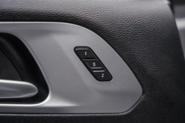 2019 Chrysler Pacifica Limited photo 38