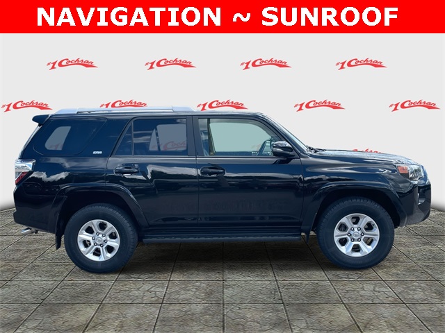 2018 Toyota 4Runner SR5 photo 2