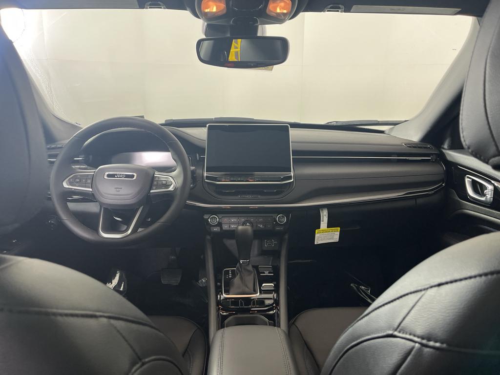 2025 Jeep Compass Limited photo 4