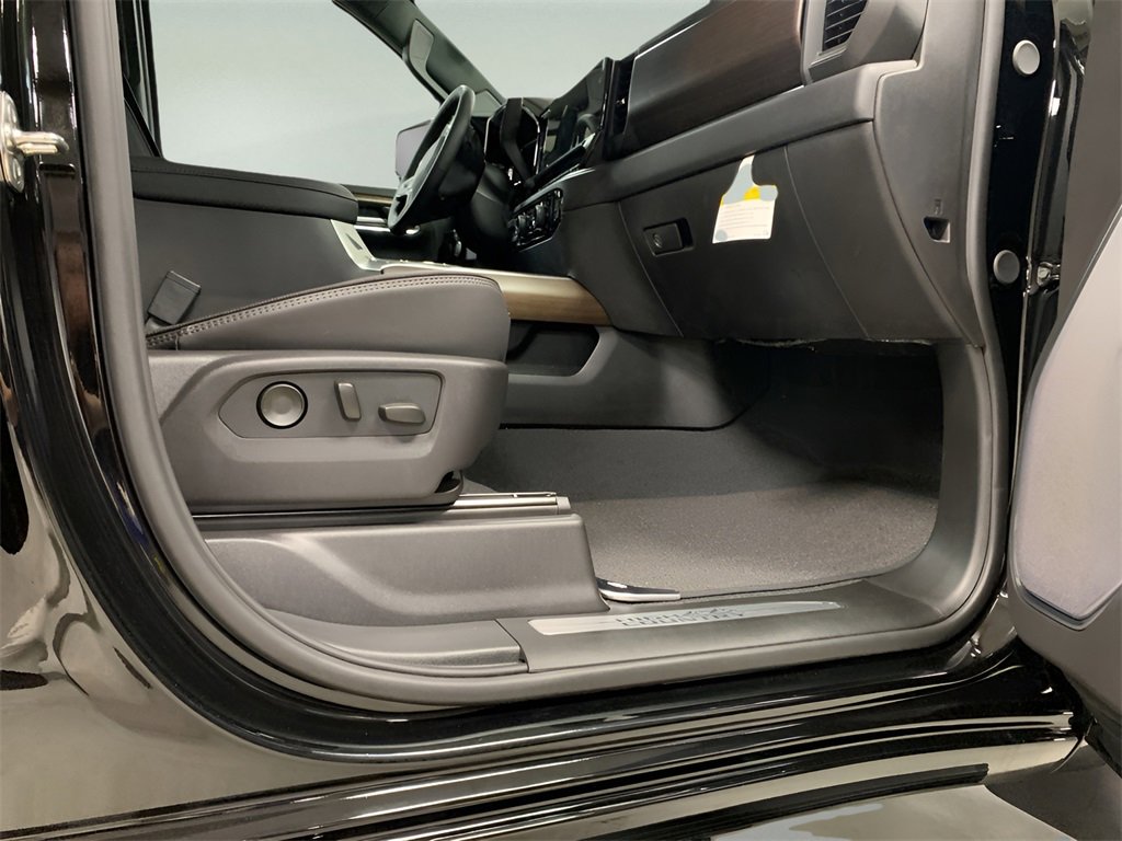 2025 Chevrolet Silverado 2500HD High Country photo 11