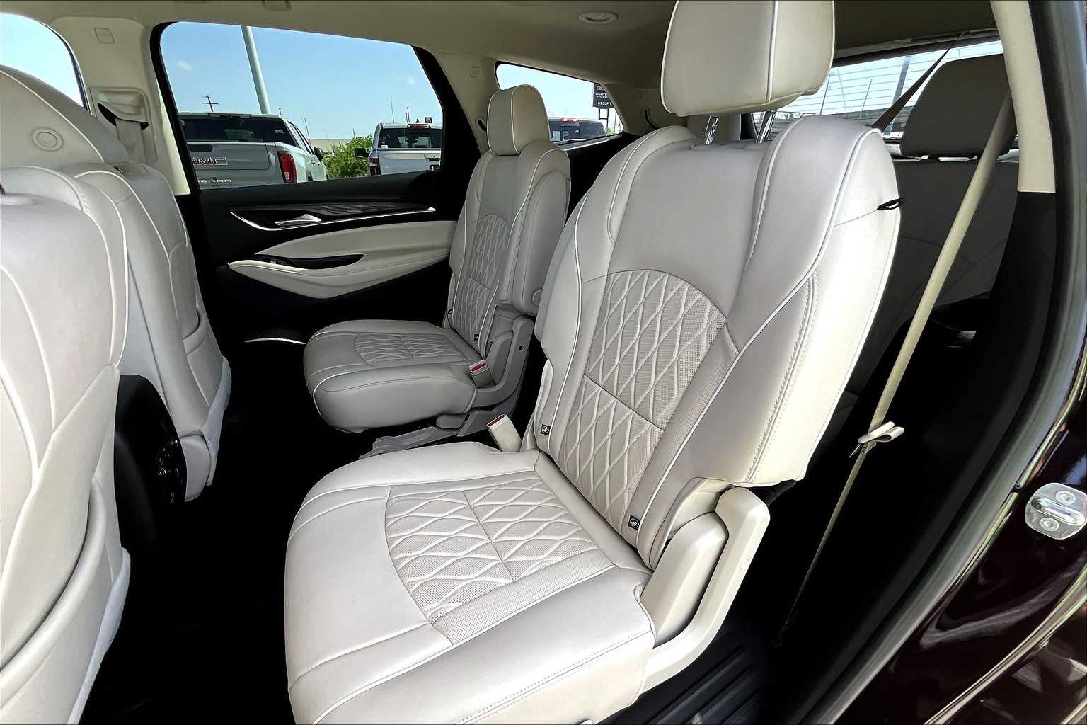 2023 Buick Enclave Avenir photo 18