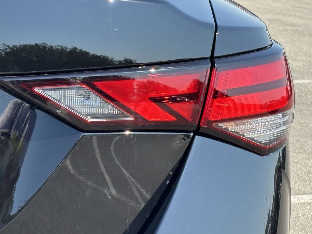 2025 Nissan Sentra SV photo 3