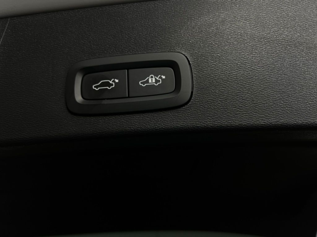 2023 Volvo XC40 Recharge Ultimate photo 25