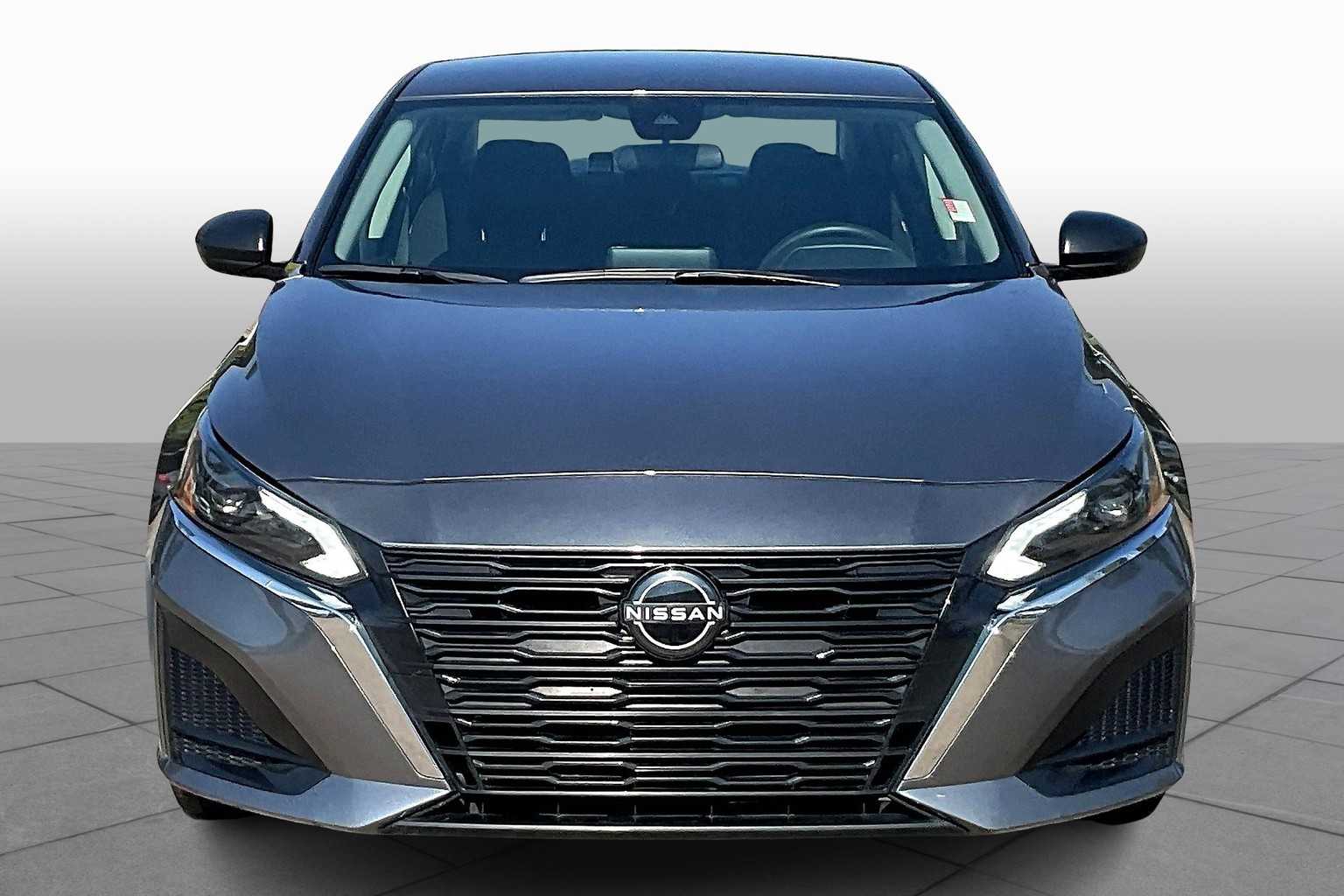 2024 Nissan Altima 2.5 SV photo 3