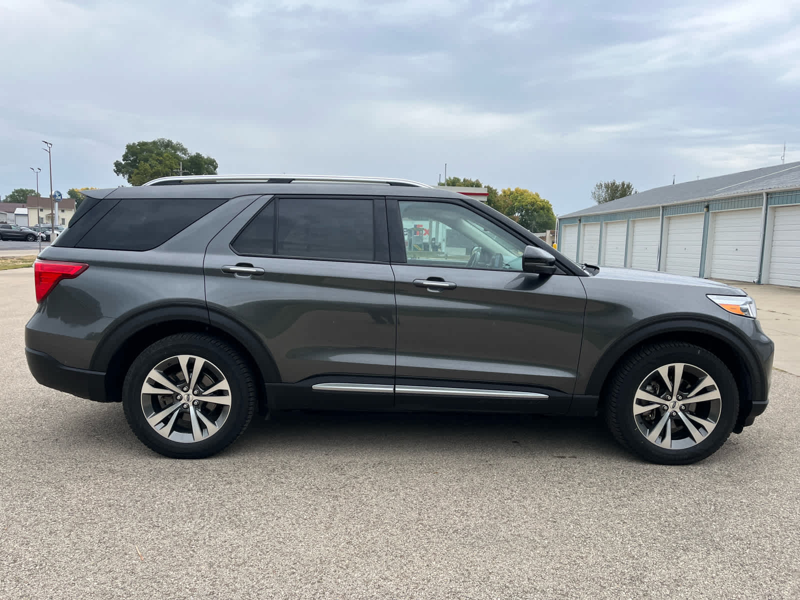2020 Ford Explorer Platinum photo 4
