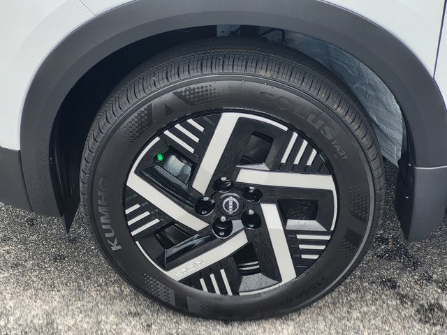2025 Nissan Kicks SV photo 9