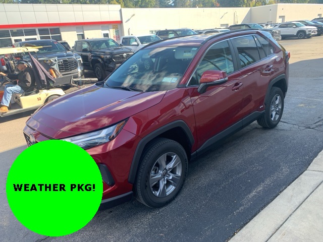 2022 Toyota RAV4 XLE's photo
