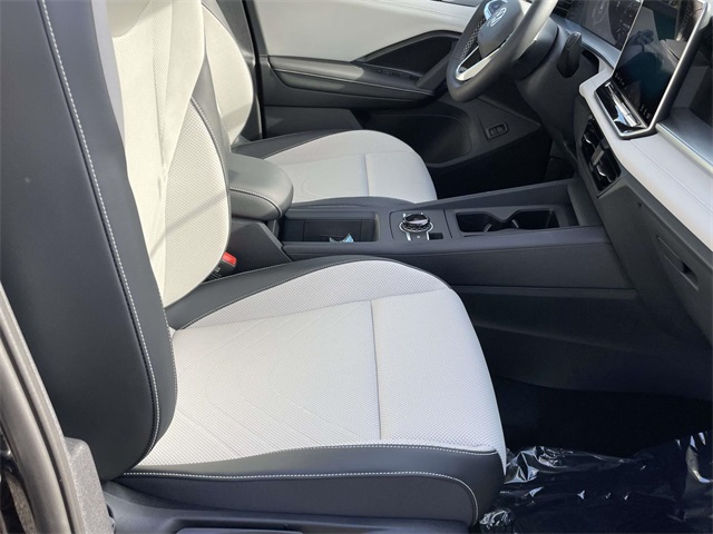 2025 Volkswagen Tiguan SE photo 14
