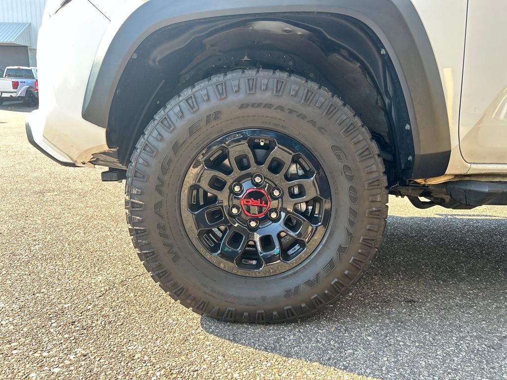 2023 Toyota Tacoma TRD Off-Road photo 5