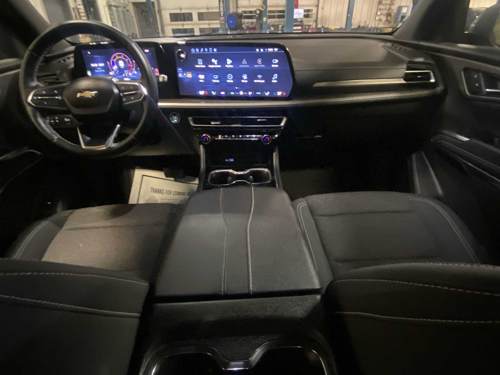 2025 Chevrolet Traverse photo 16