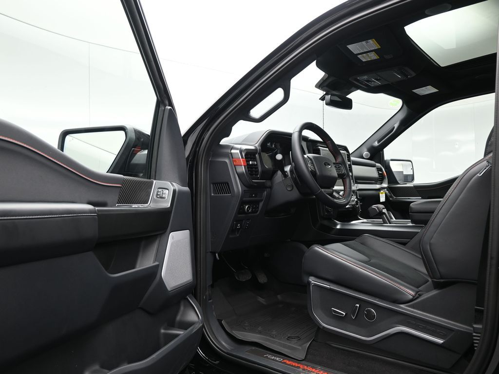 2025 Ford F-150 Raptor photo 7