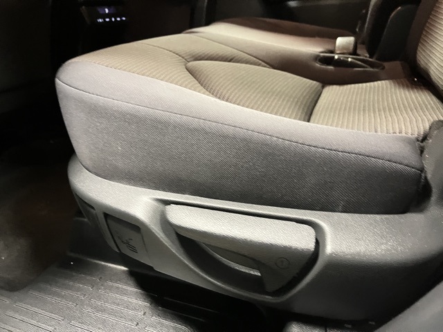 2024 Toyota Highlander LE photo 12
