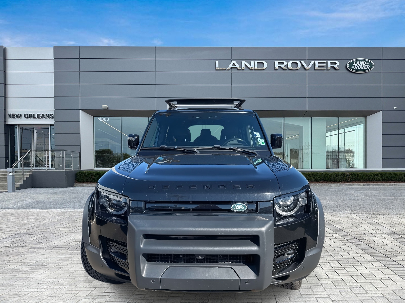 2023 Land Rover Defender 130 SE photo 4