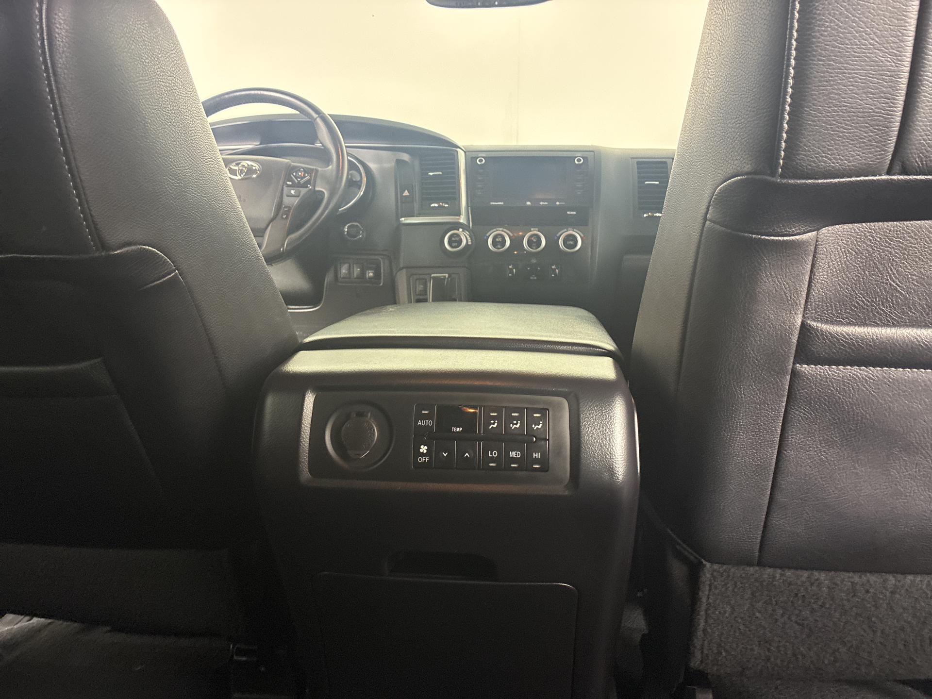 2021 Toyota Sequoia photo 16