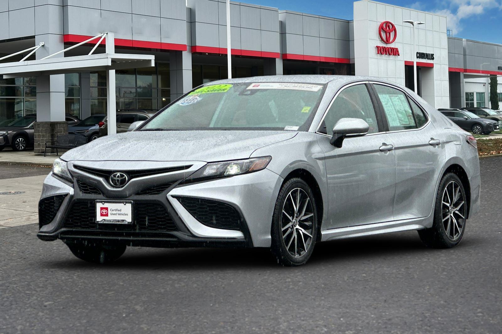2022 Toyota Camry SE photo 7