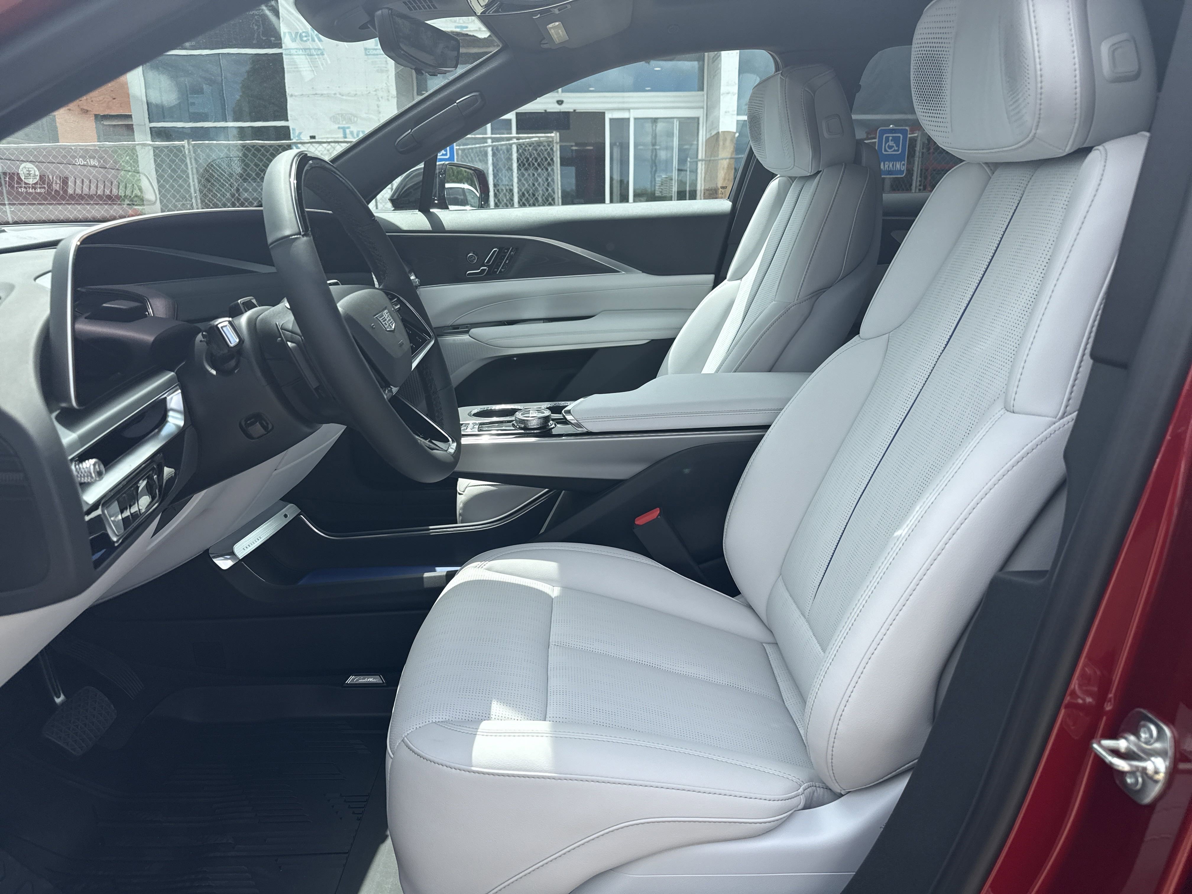2025 Cadillac Lyriq Sport photo 9
