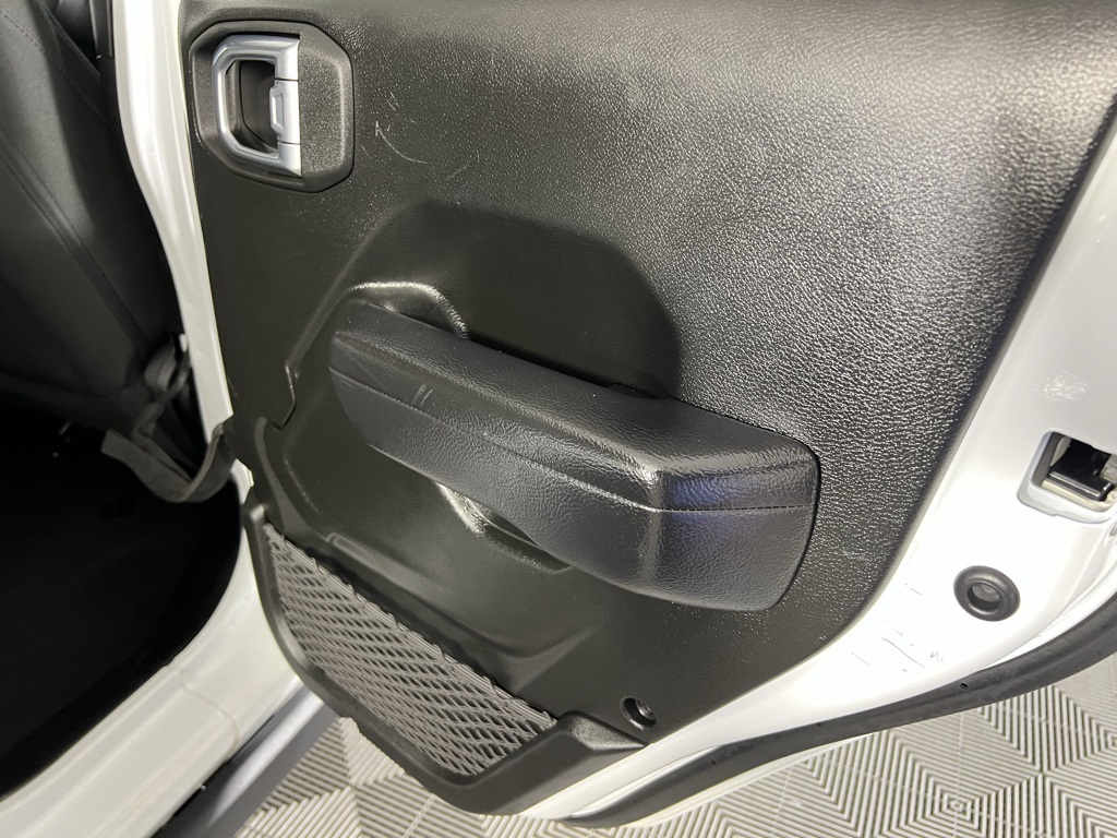 2023 Jeep Wrangler Rubicon photo 28