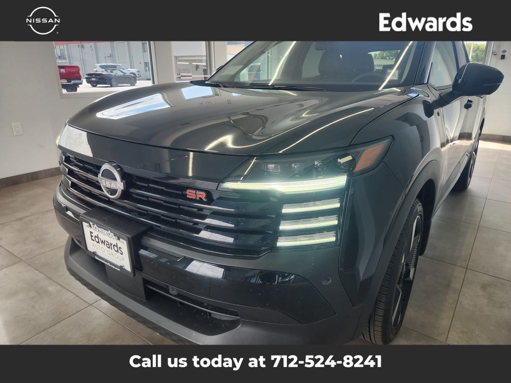 2025 Nissan Kicks SR photo 4