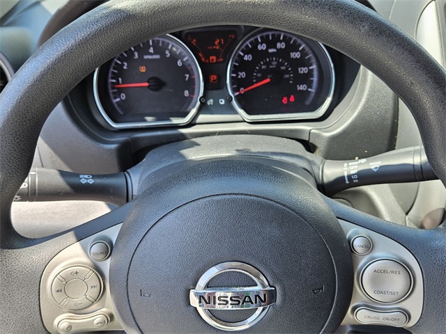 2012 Nissan Versa 1.6 SV photo 23