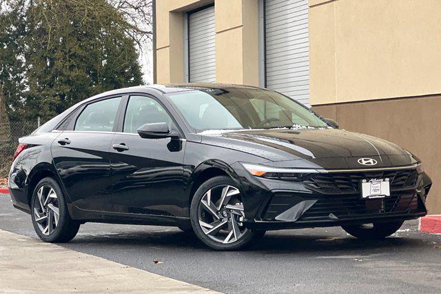 2025 Hyundai Elantra Hybrid Limited photo 2