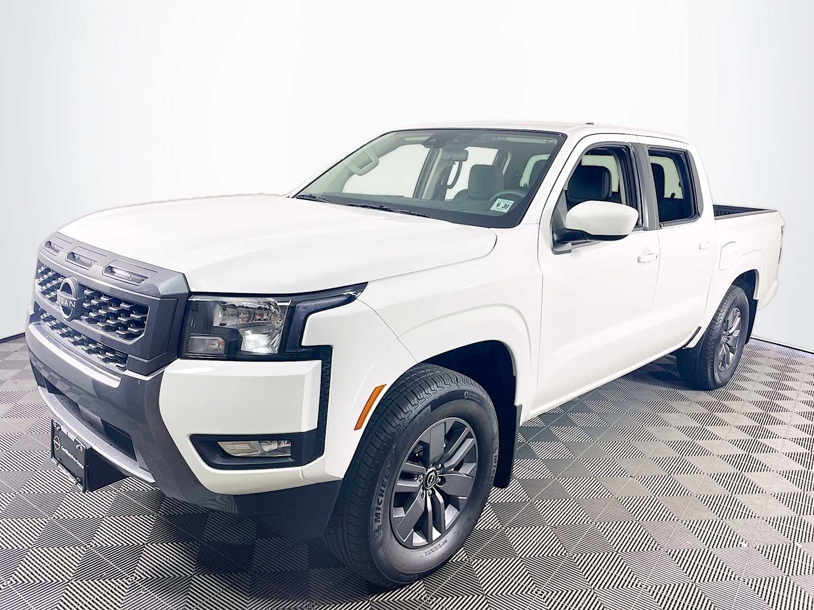 2025 Nissan Frontier SV's photo