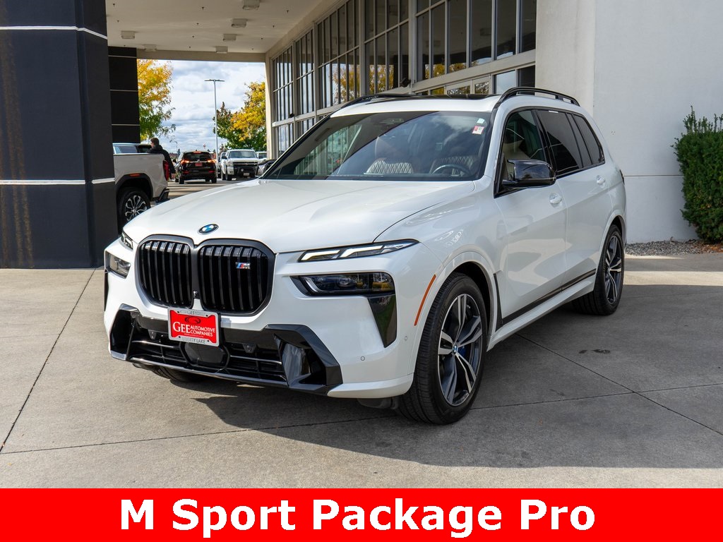 2024 BMW X7 M60i's photo